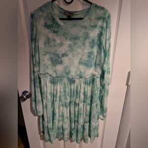 Green Tie-Dye Long Sleeve Dress